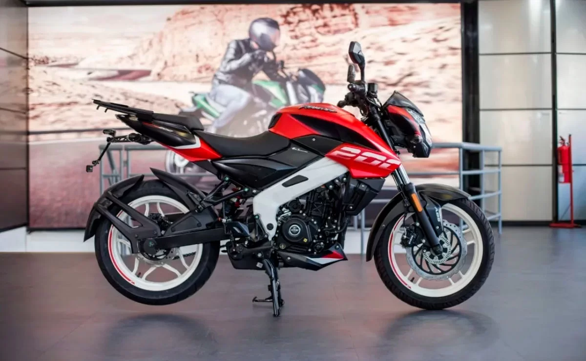 Moto rouser NS 200