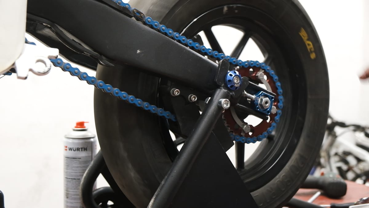 Guía para Elegir el Mejor Kit de Transmisión para tu Moto